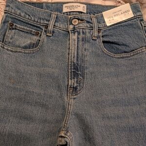 Abercrombie & Fitch High Rise 90's Relaxed Jeans - Light Blue